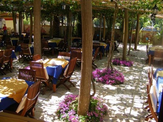 Lintzi Hotel Arkoudi Extérieur photo
