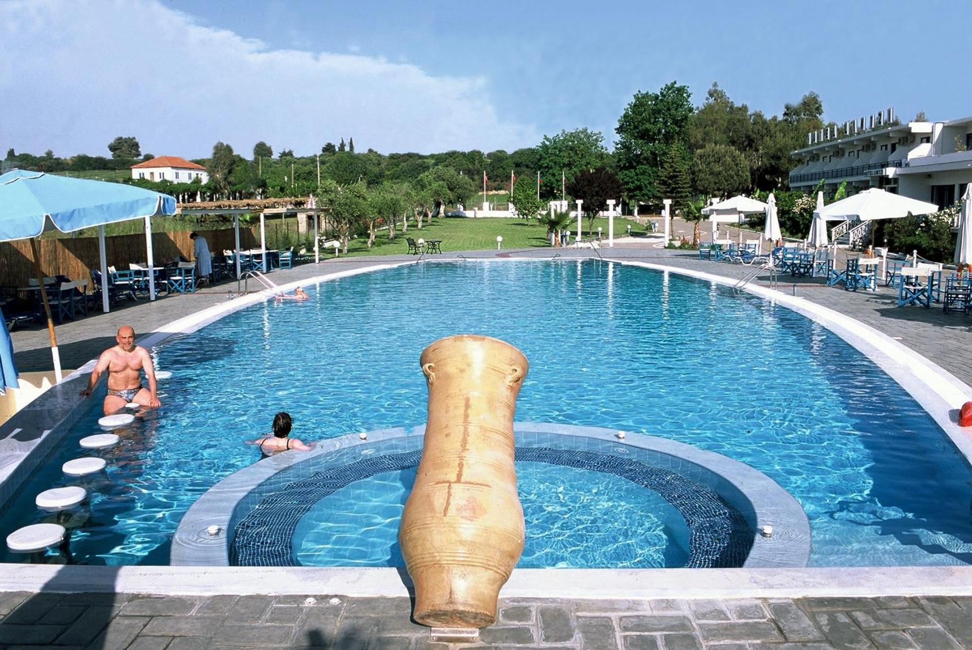 Lintzi Hotel Arkoudi Extérieur photo