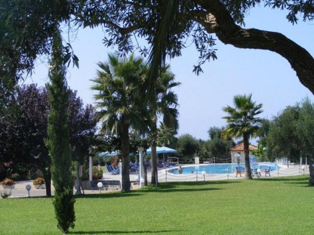 Lintzi Hotel Arkoudi Extérieur photo