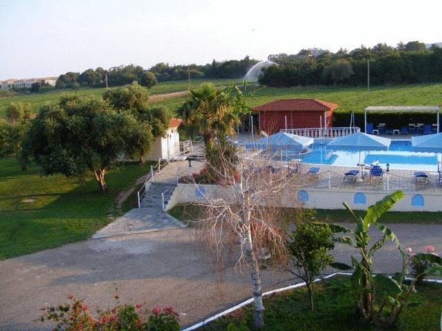 Lintzi Hotel Arkoudi Extérieur photo